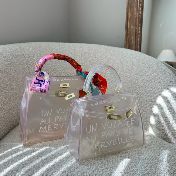 Classy Un Voyage Clear Small Shoulder Bag God Detail $120 - Picture 2 of 5